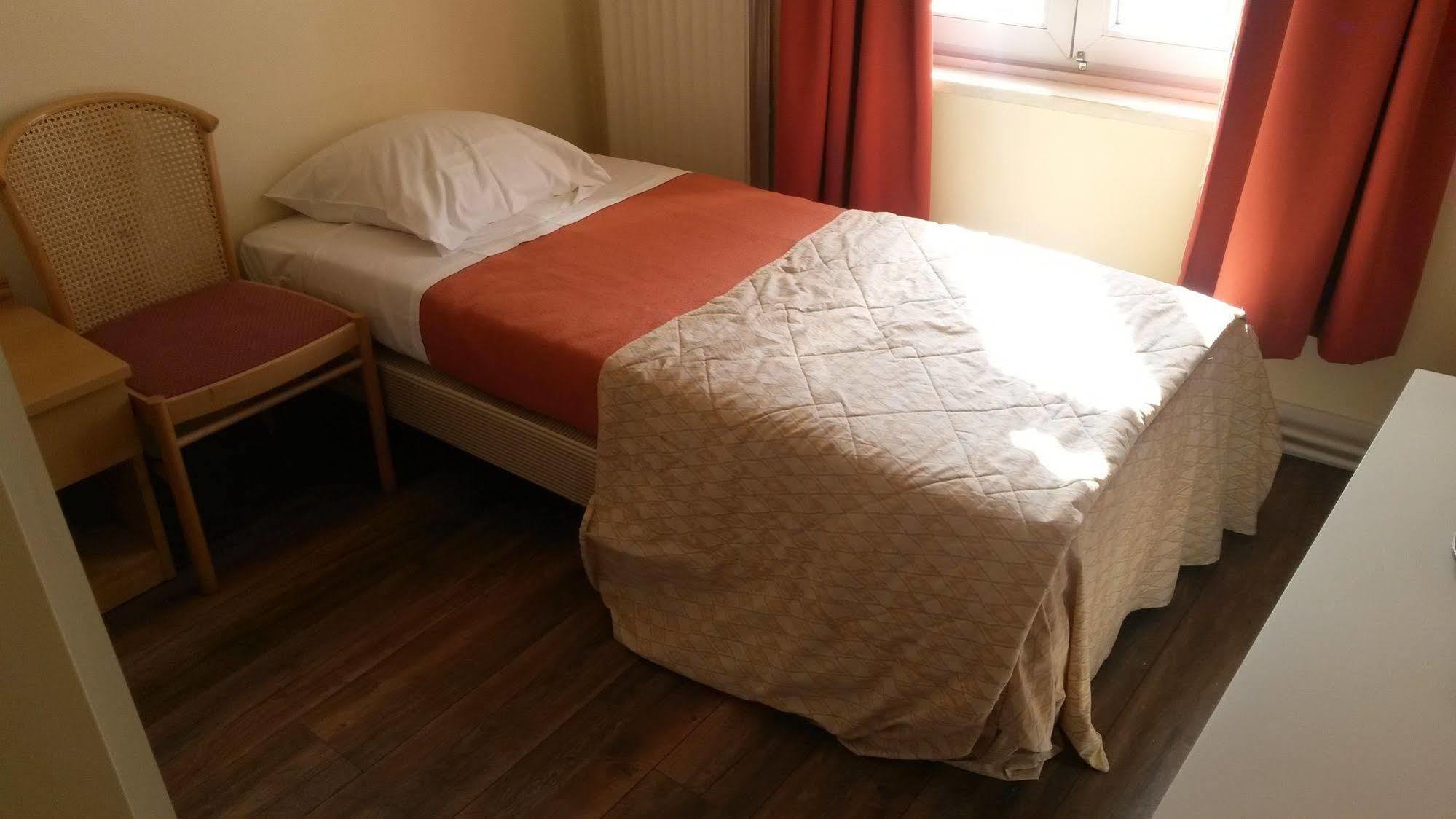 Hotel Queen Mary Brüsszel Kültér fotó