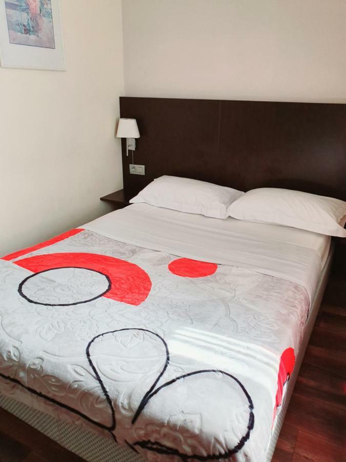 Hotel Queen Mary Brüsszel Kültér fotó