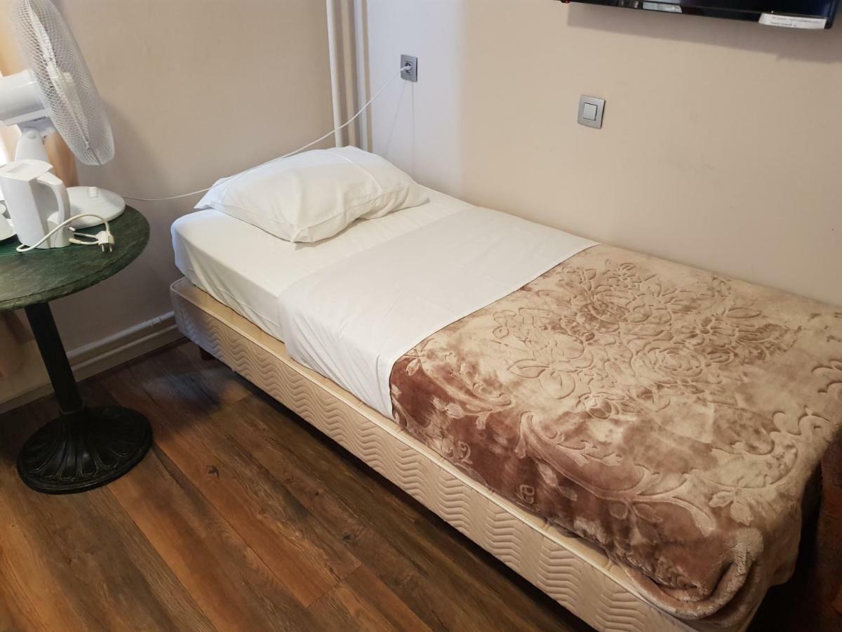 Hotel Queen Mary Brüsszel Kültér fotó